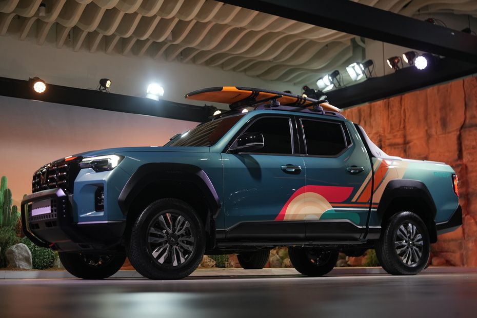 Mahindra Scorpio Lifestyler Aquareef colour