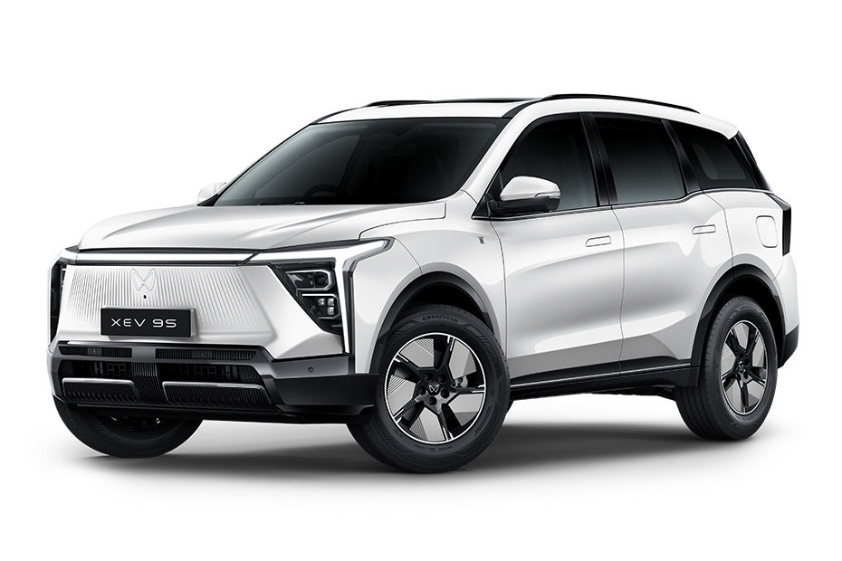 Mahindra XEV 9S Everest White colour